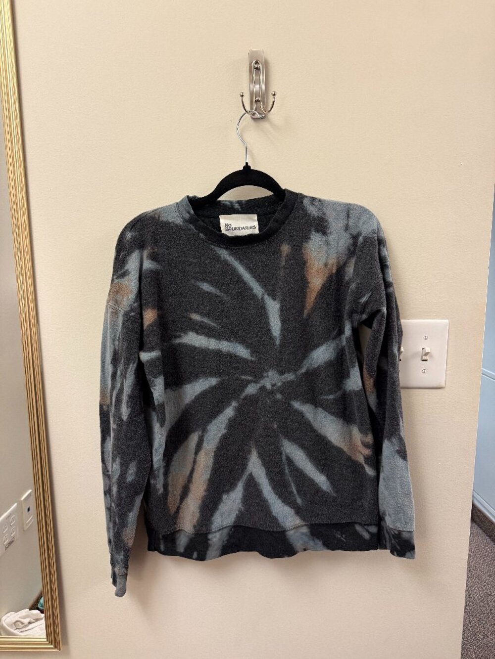 tie dye pattern crewneck